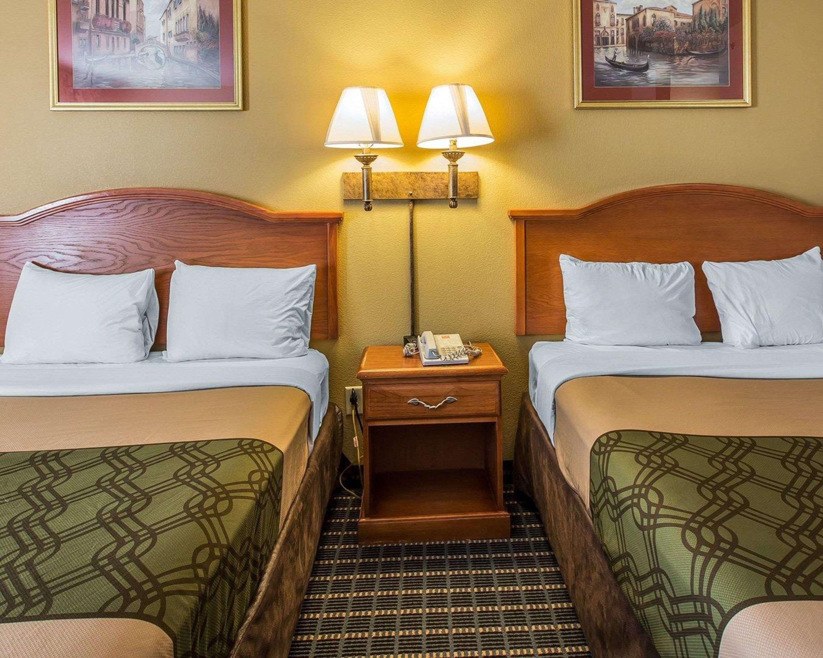 Econo Lodge Brunswick Esterno foto
